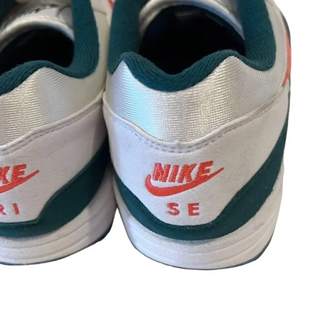 Nike Air Max Women’s Sz.9.5